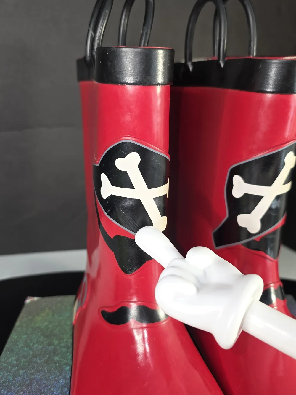 Gymboree Red Pirate Skull Rain Boots with Black Trim Big Boys Sz 2
